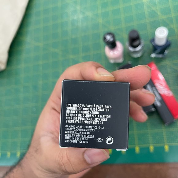 💙 HOST PICK 💙  MAC atlantic blue matte eyeshadow - Picture 3 of 4